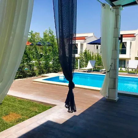 W Pool Halkidiki Villa Pefkochori