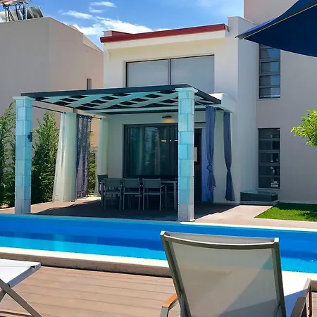 W Pool Halkidiki Villa Pefkochori