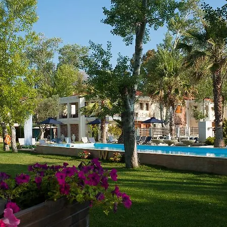 W Pool Halkidiki * Pefkochori