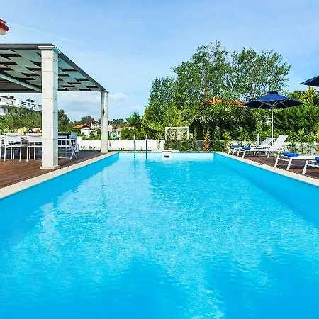 W Pool Halkidiki *